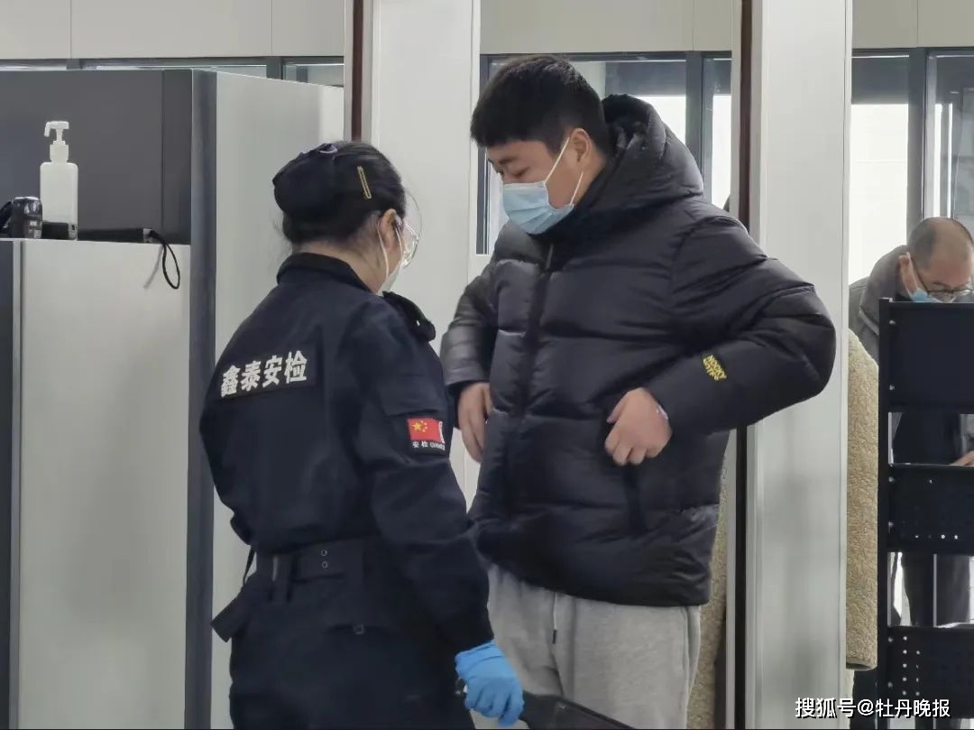 程子恒说，春节期间，他们的值班备勤情况会更加紧张，但为了让坚守岗位