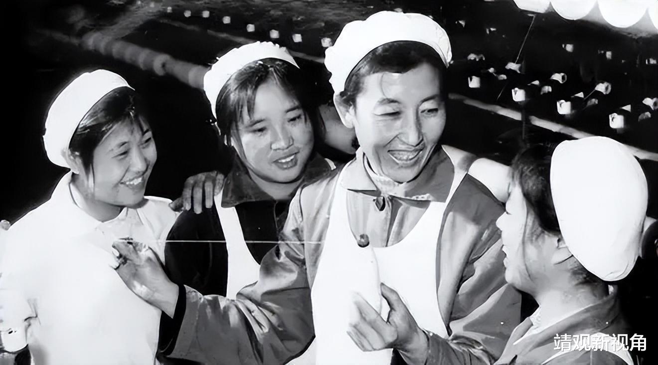 CQ9电子 CQ9传奇电子从纺织工人到中央委员她曾任天津市委书记1977年被撤职(图3)