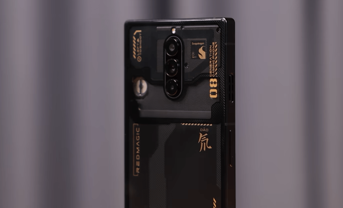 一台全面进化的性能怪兽 红魔8 Pro+氘锋通明版上手体验