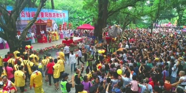 九月九话重阳肇庆数万人登高望远，各地活动出色纷呈