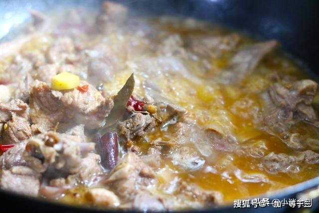 炎天吃肉我首选它，比牛肉实惠，比猪肉营养，焖一锅下酒下饭特香