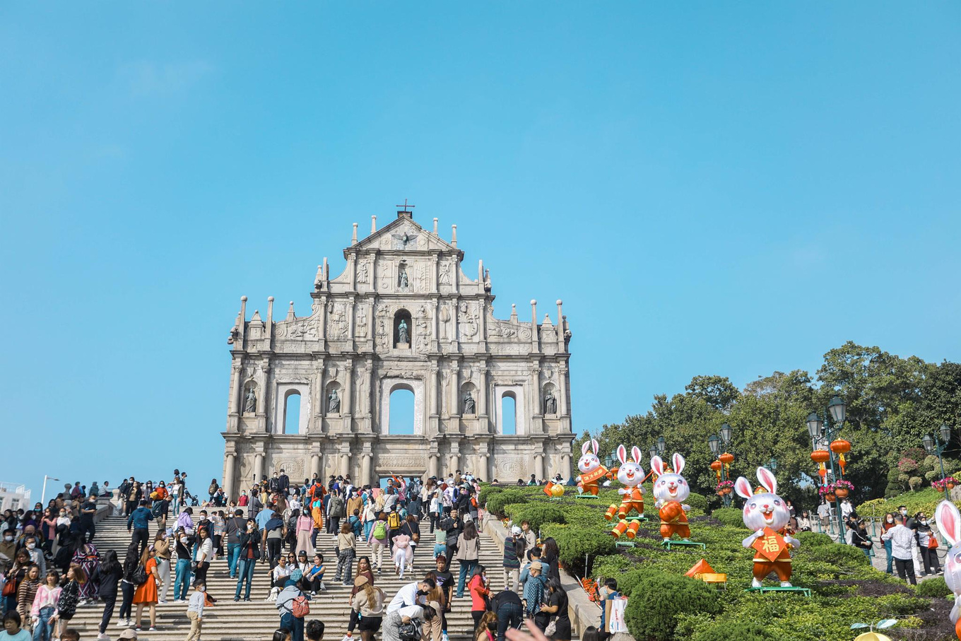 新春在澳门，看烟花看花车逛老街感触感染浓重春节气氛