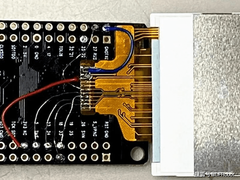 用 ESP32 造造便携式 IoT 显示器