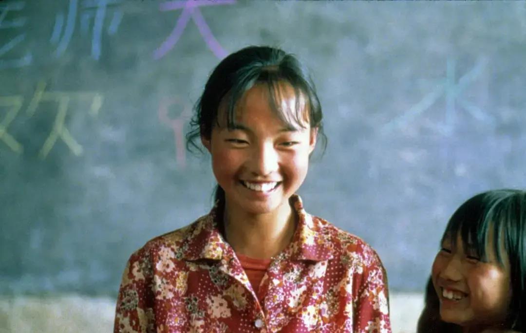 原创《一个都不能少》影评：张艺谋的良心片，却被指责丑化了中国