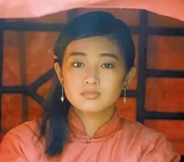 30��ǰ������ı�ж��簮������һ����Ƭ����һ��