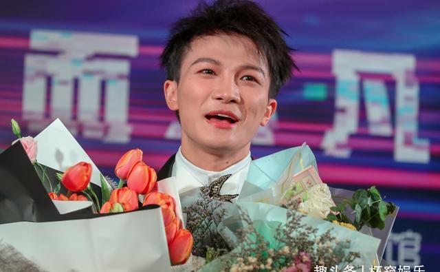 原创中国好声音9位冠军，6位默默无名，单依纯最年轻，张碧晨最成功