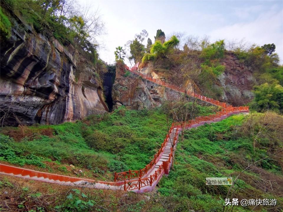 阳春三月，碰见最美的自贡三多寨