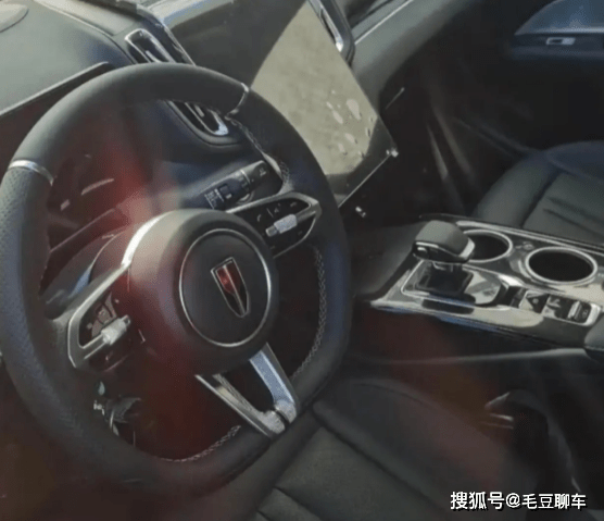 原创
                红旗紧凑型 SUV HS3曝光，家族式外不雅，搭2.0T动力，将年内上市