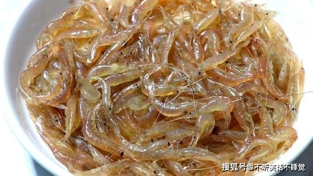 天然“补钙专家”找到了，鸡蛋不在列，中老年人多吃，腿脚有劲