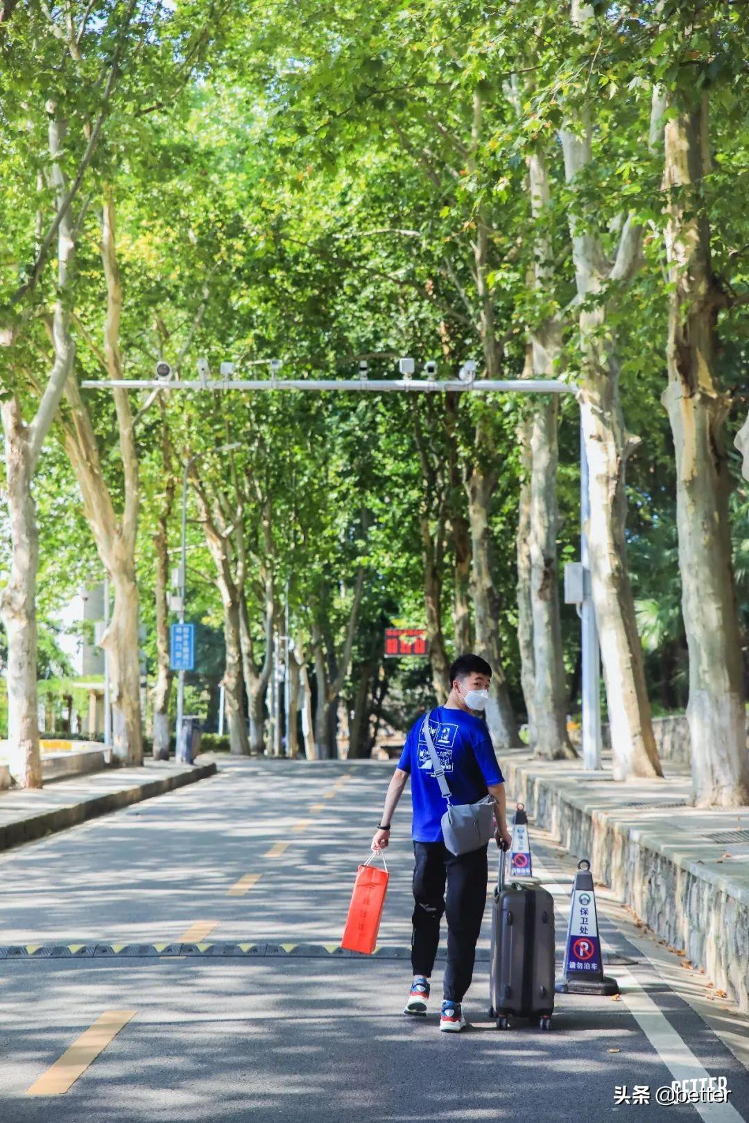 那届武汉高校返校生，推开宿舍门就像开盲盒