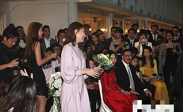 柯受良儿子结婚，苗侨伟、张学友、陈小春捧场，有伦感动追忆亡父