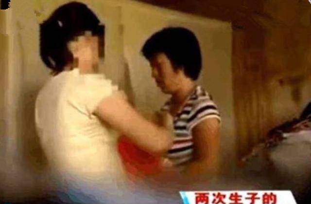 14岁花季少女“看光碟”两次怀孕，父母的忽略大意，成果无法挽回