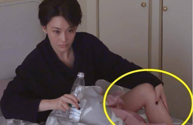 原创张馨予和张柏芝同住，起床时下意识做出这个动作，粉丝疯狂截屏