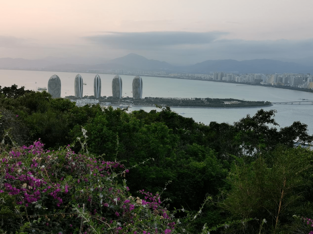 中国第一部天文光景诗歌专集《行走中国》（节选）第三篇章：天文文脉篇.