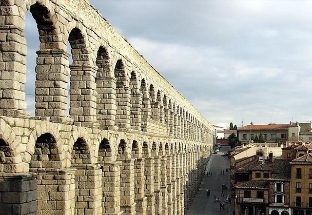 ��������λ�̳�ս���ڼ䣬Ӣ����̸�Լ�ս�����ս�