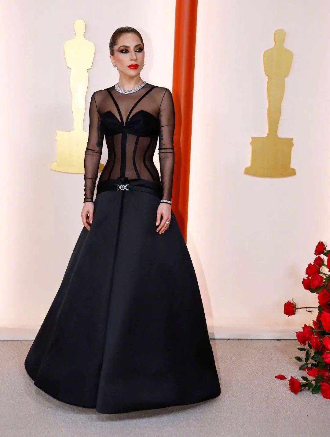 ladygaga��˿͸��װ���ٹ�����¶�ԸУ���˹���������˸� ...