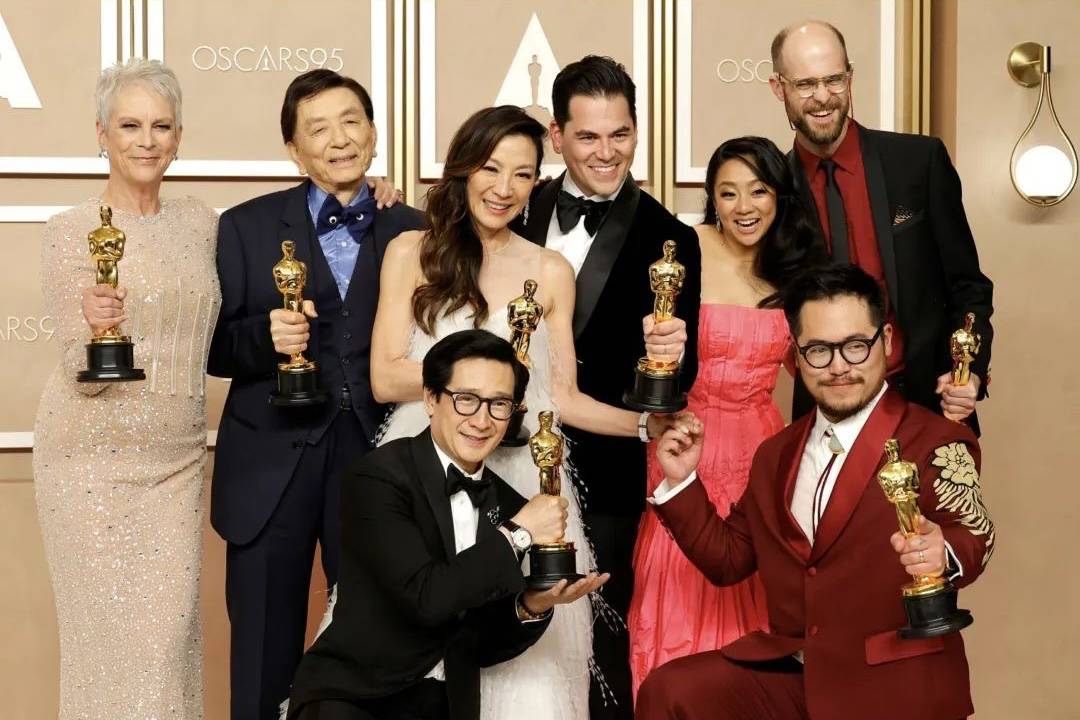 ladygaga��˿͸��װ���ٹ�����¶�ԸУ���˹���������˸� ...