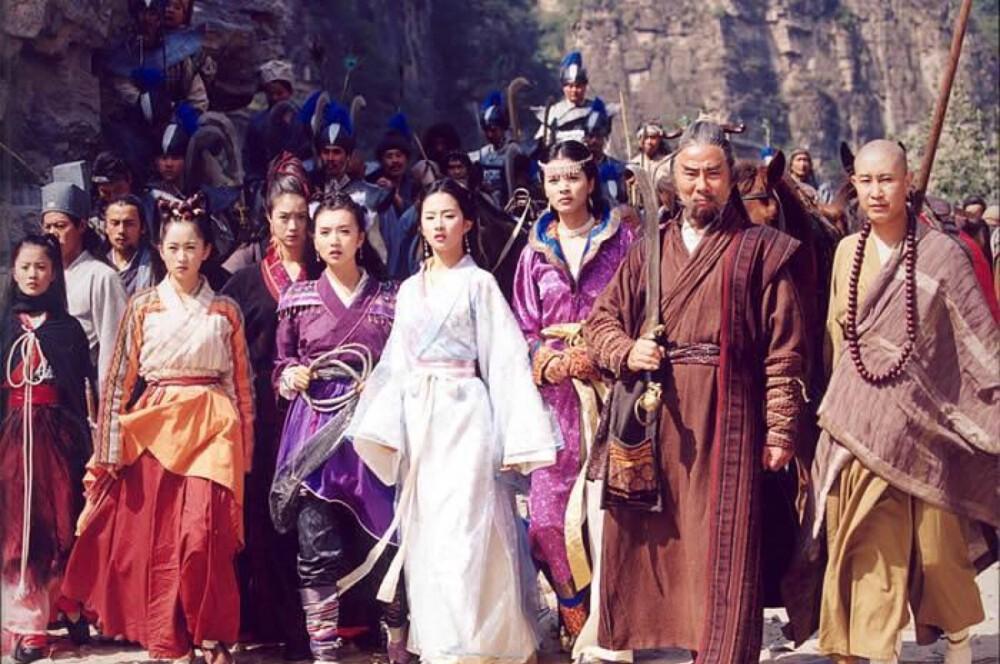 。《天龙八部》演员：胡军、林志颖、刘亦菲、陈好、刘涛、蒋欣、舒畅等