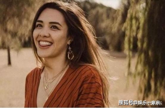 钟丽缇大女儿进入华裔蜜斯选美8强，混血五官尽显高级，气量极佳