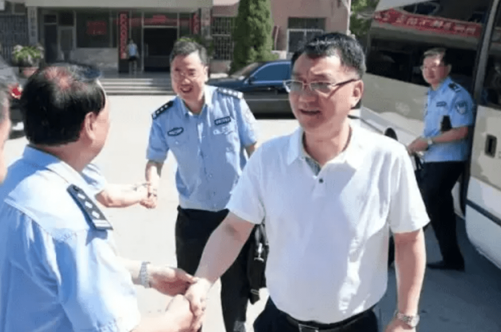 һ�����ȵ����ֳ����������߹�����1800������ֱ��������