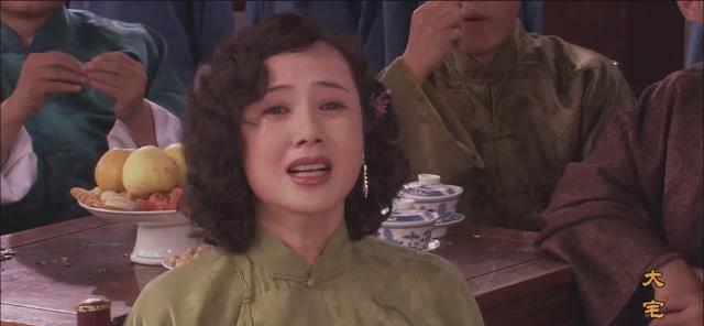 任性的女士白玉婷爱上了演员万筱菊。她知道以社会身份，他们不可能在一