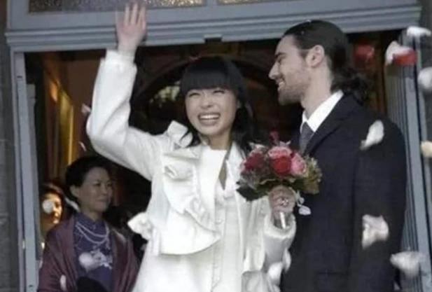 26���й�Ů�����ݳ�Ʒ��򹤣�ȴ�޸�����ʱ���ӣ����� ...