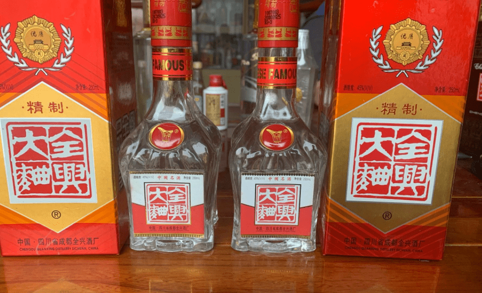 我国哪些白酒更好喝？那5款“佳酿”是里手公认的好酒，你喝过吗