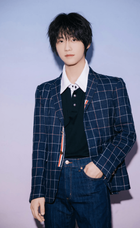 原创一夜爆红一夜塌房，李润祺脚踏7条船，女友联合揭发他的恶行！