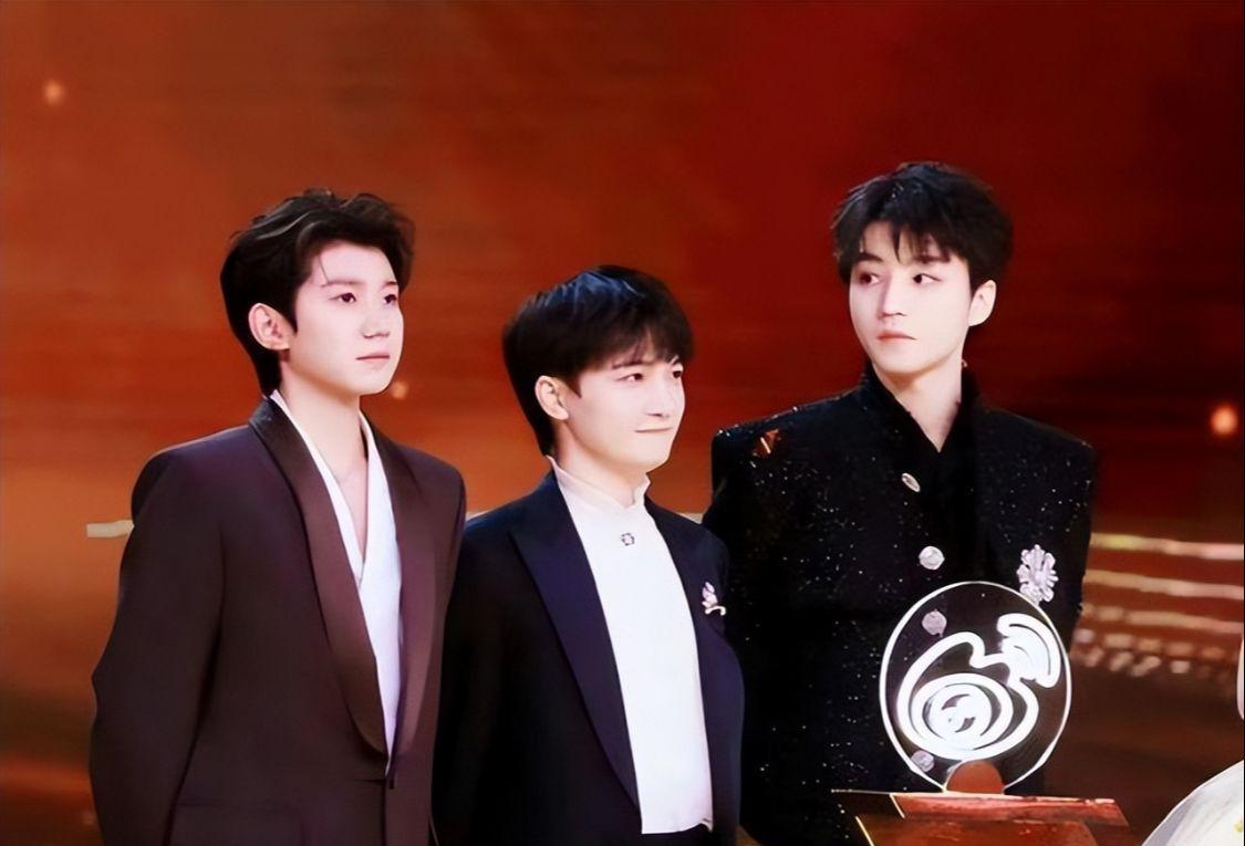 上海那一夜，人生凉薄、江湖地位，被TFBOYS、姐姐表达的淋漓尽致