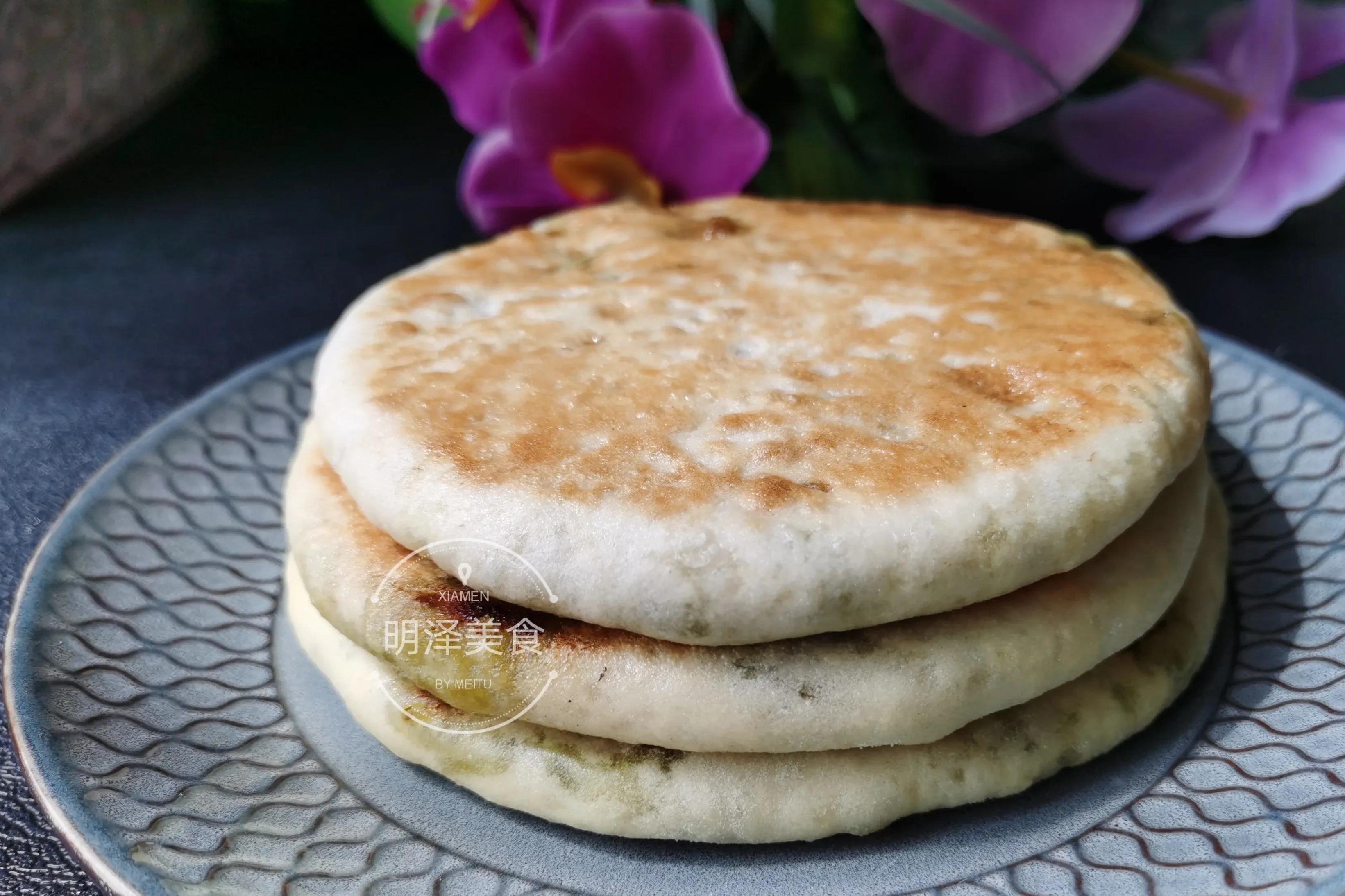 馋了良久的“雪菜大饼”，今天末于吃到了，仍是当初阿谁味儿