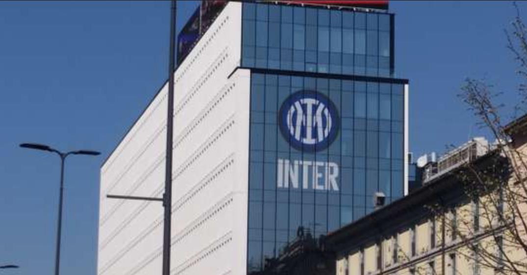 “The Future of Inter Milan at Stake as Investcorp Attempts New Bid – Zhang’s Asking Price and Willingness to Accept Key Factors Amidst Seasonal Deficit”