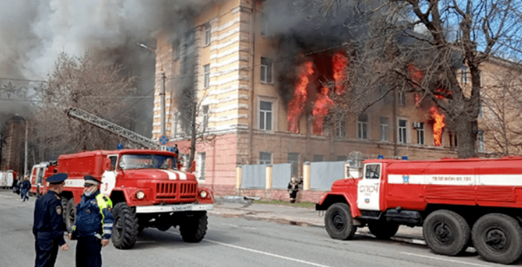 上百起大火在俄境内烧起，疑似乌间谍所为，莫斯科或面临恐袭风险
