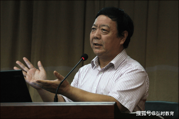 张夫也，清华大学美术学院世界艺术史研究所所长，清华大学美术学院学术