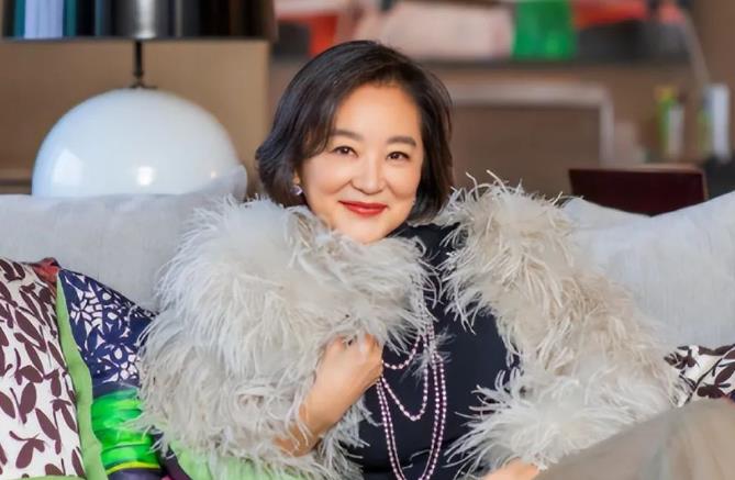 68岁林青霞被曝离婚，疑小三母凭子贵将她逼走，插足者身份曝光