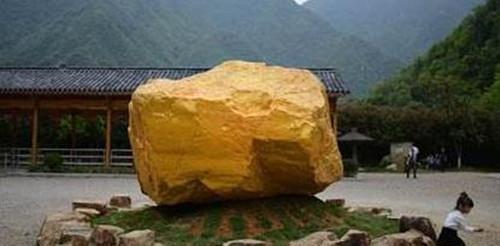 原创             全球最大的金矿石，价值400万重45吨，丢在路边，后来怎样了