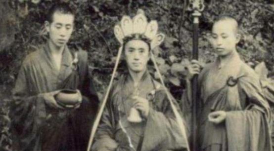 原创
            传奇人物海灯法师，圆寂后却饱受争议？这是为何？