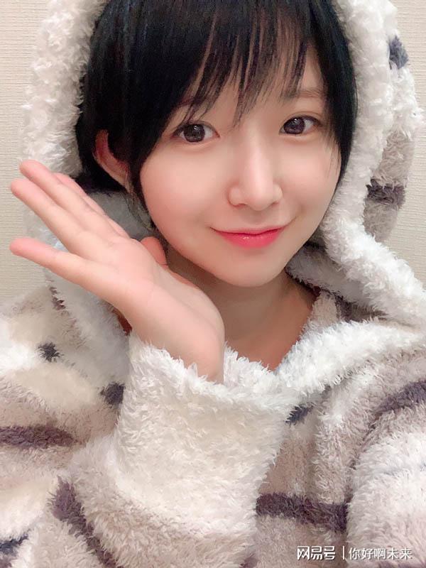 可爱萝莉深田结梨,4连拍了400多部片子,真是出片狂人