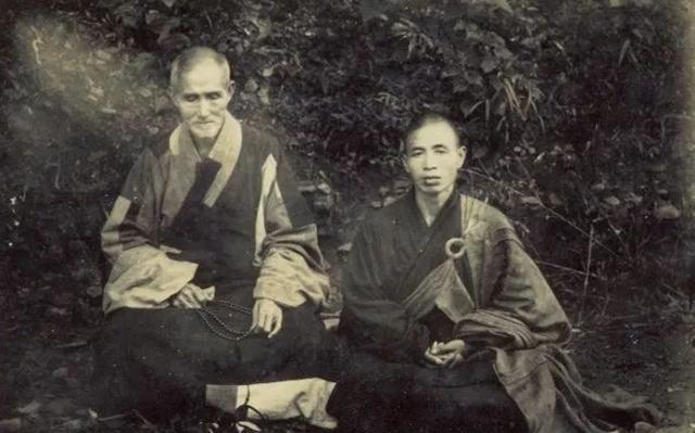 原创
            一代高僧海灯法师，77岁还能二指禅道理，却被一根布条暴露真相