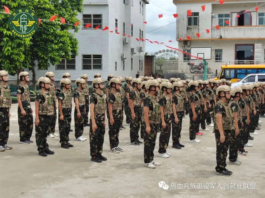 热血兵族｜请慎重必一运动官网为孩子选择军事夏令营(图3)