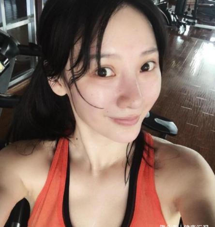 柳岩米乐 M6身材是上帝的恩赐？当看到她穿瑜伽服时美得让人移不开眼睛(图5)