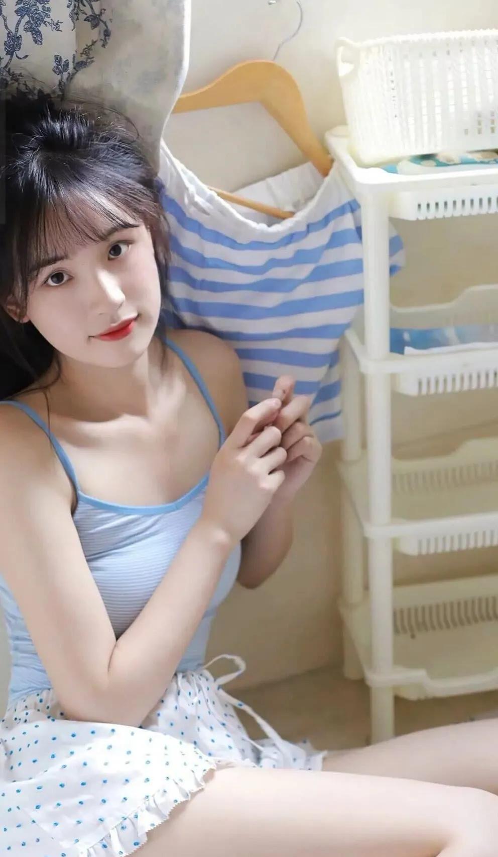 美女写真：纯美纯粹欲望时尚装扮咸甜十七年雨季