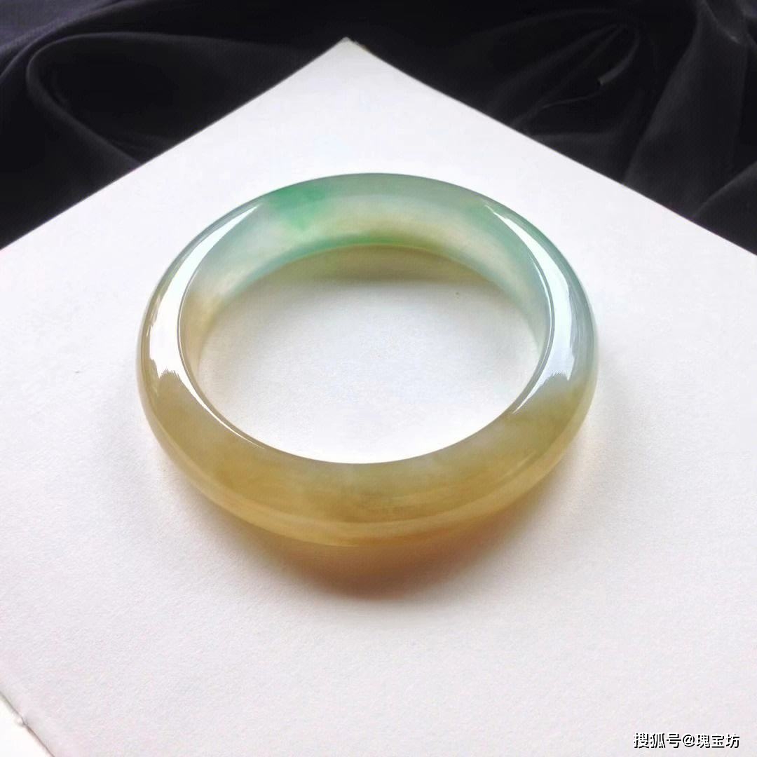 如何挑選優(yōu)質(zhì)的翡翠手鐲？