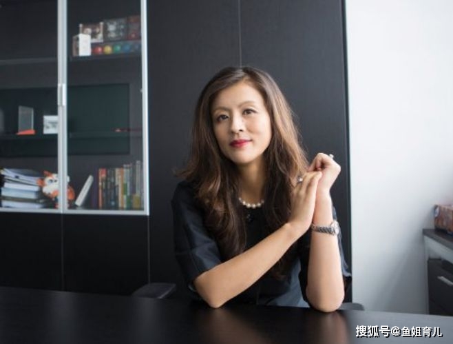 央视前女主持任星巴克董事，接替创始人的位置，星巴克董事会大洗牌