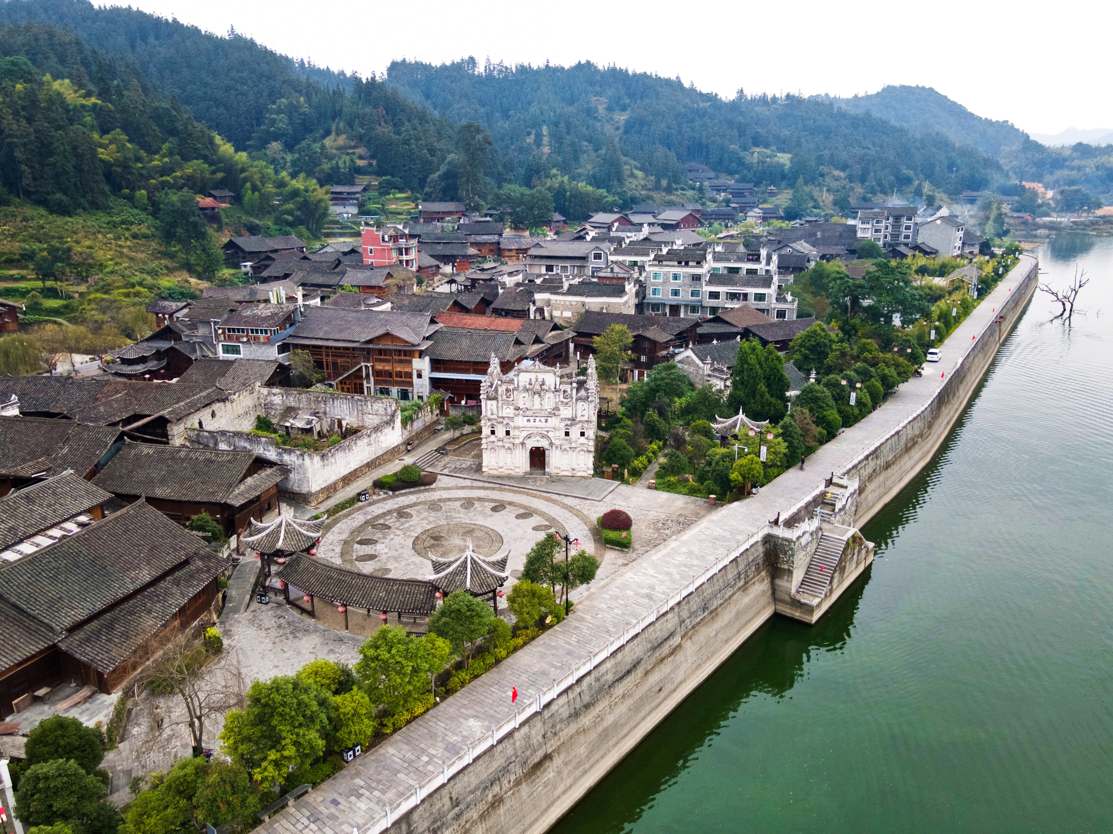 贵州小众旅游攻略：住进侗族民宿里，游览500年历史古村落