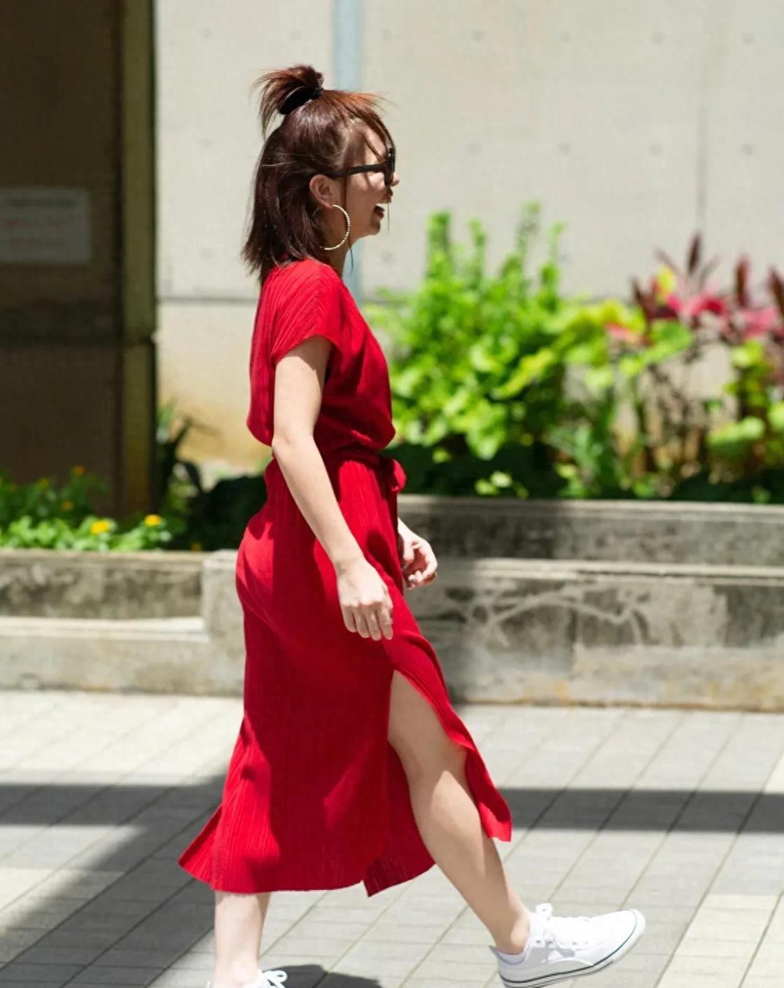 原创红裙的时尚魅力，看看这十种搭配方式