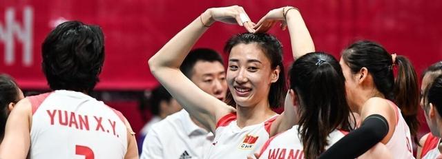 原创             火热揭晓！中国女排奥运12人名单出炉，朱婷李盈莹主攻稳坐阵中