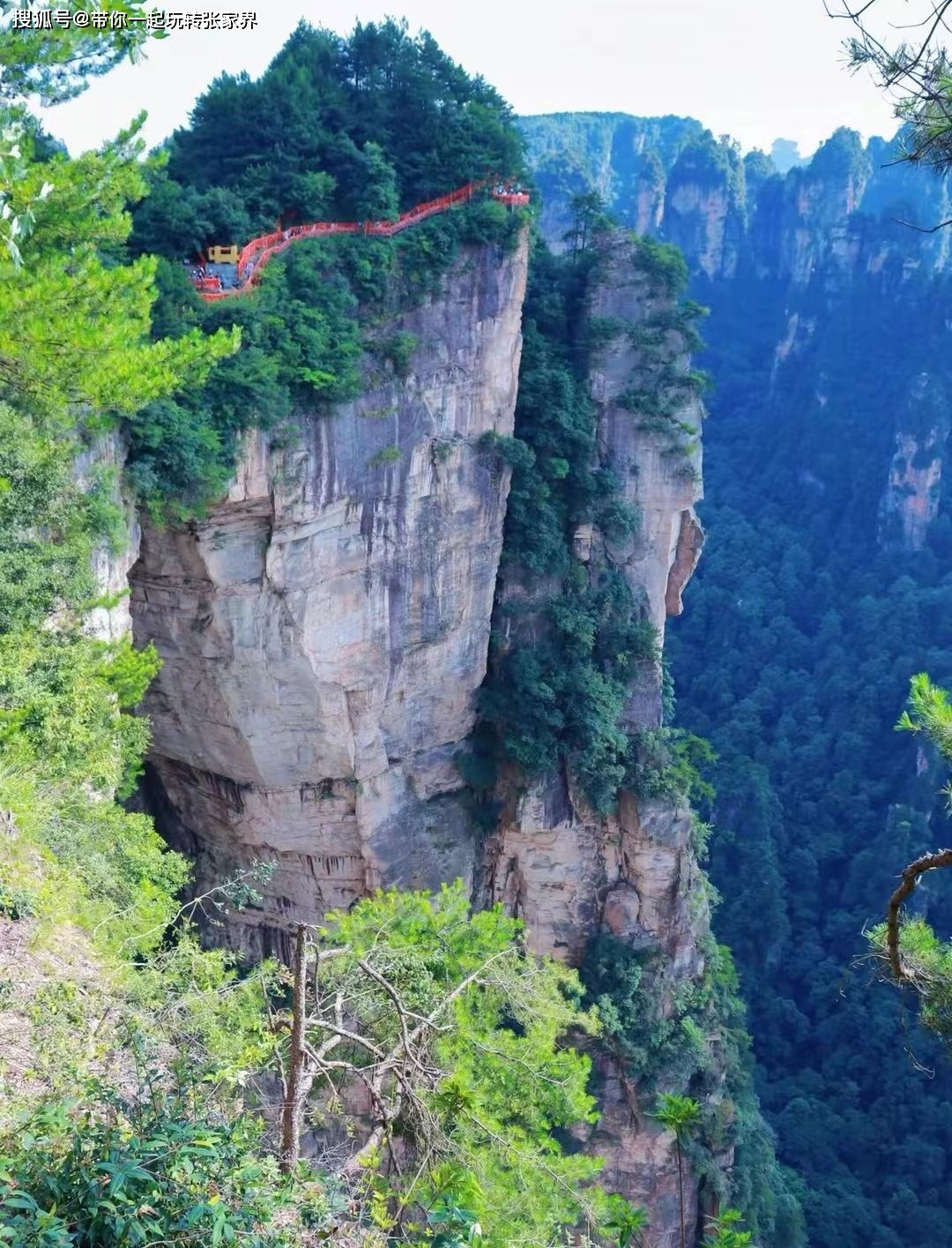 在张家界玩3-4天，怎么安排（吃住行玩）详细旅游攻略一网打尽