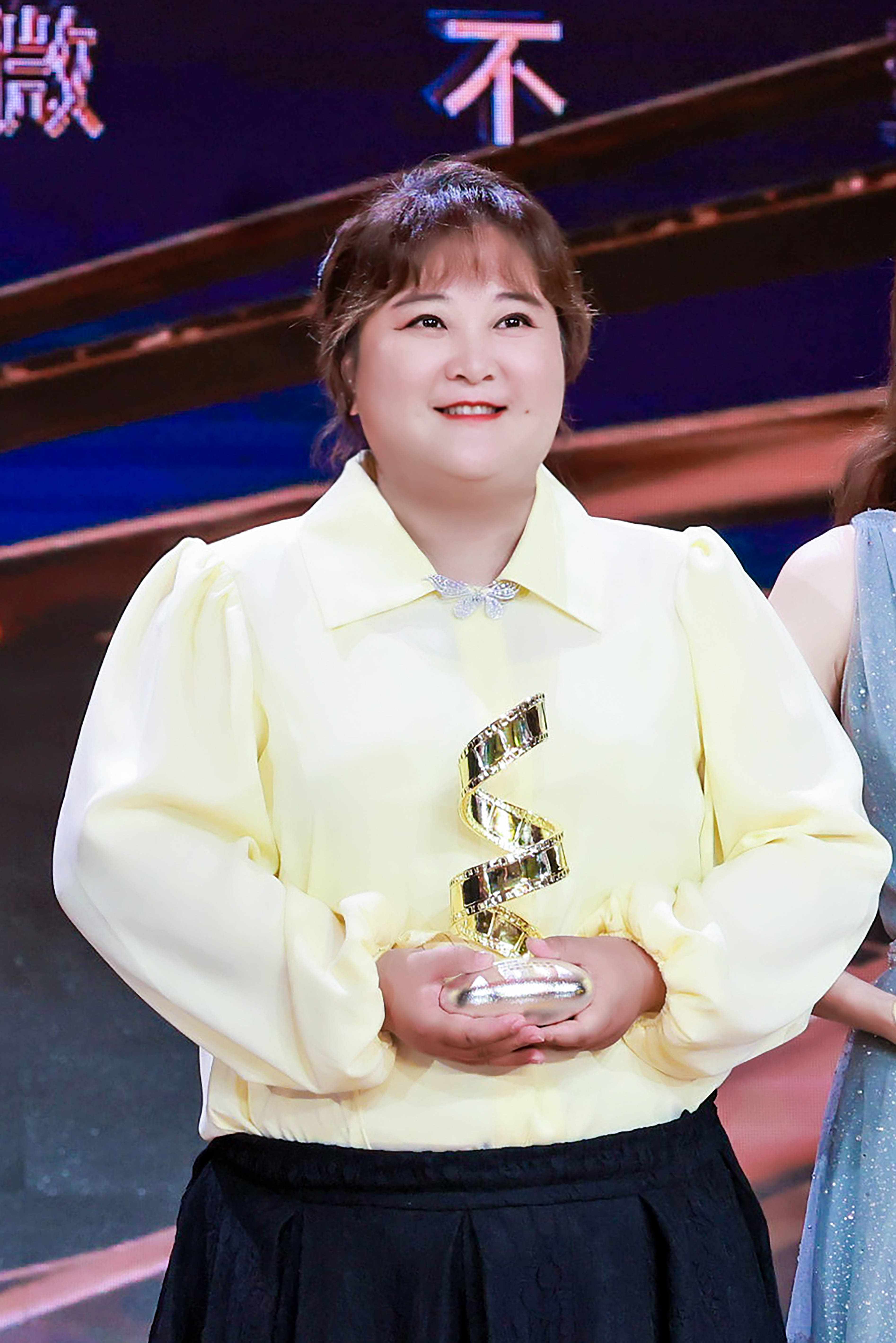 贾玲退出了《王牌对王牌》的录制，看起来似乎是一个不错的选择！