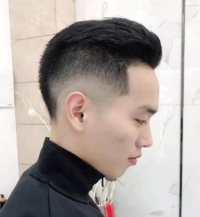 发型男生帅气 b0b7e98fbbef4f968184de9e19a3dc9a.jpeg