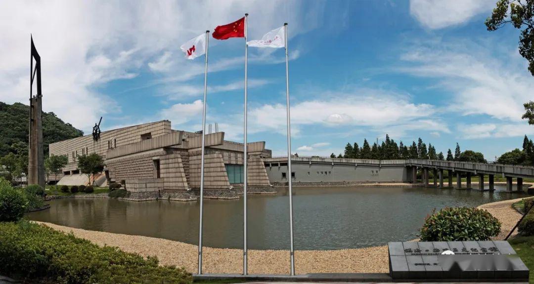 甬江入海口,1997年10月建成开馆,是介绍镇海口海防遗址的专题性博物馆
